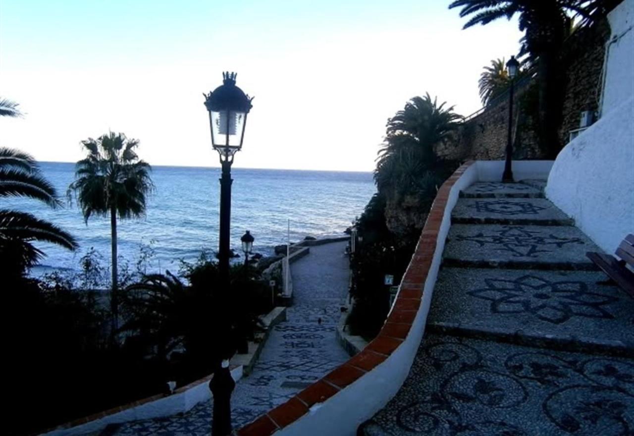 Valparaiso - Burriana Beach Nerja Exterior foto